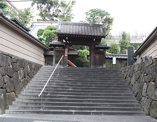 宝塔寺山門